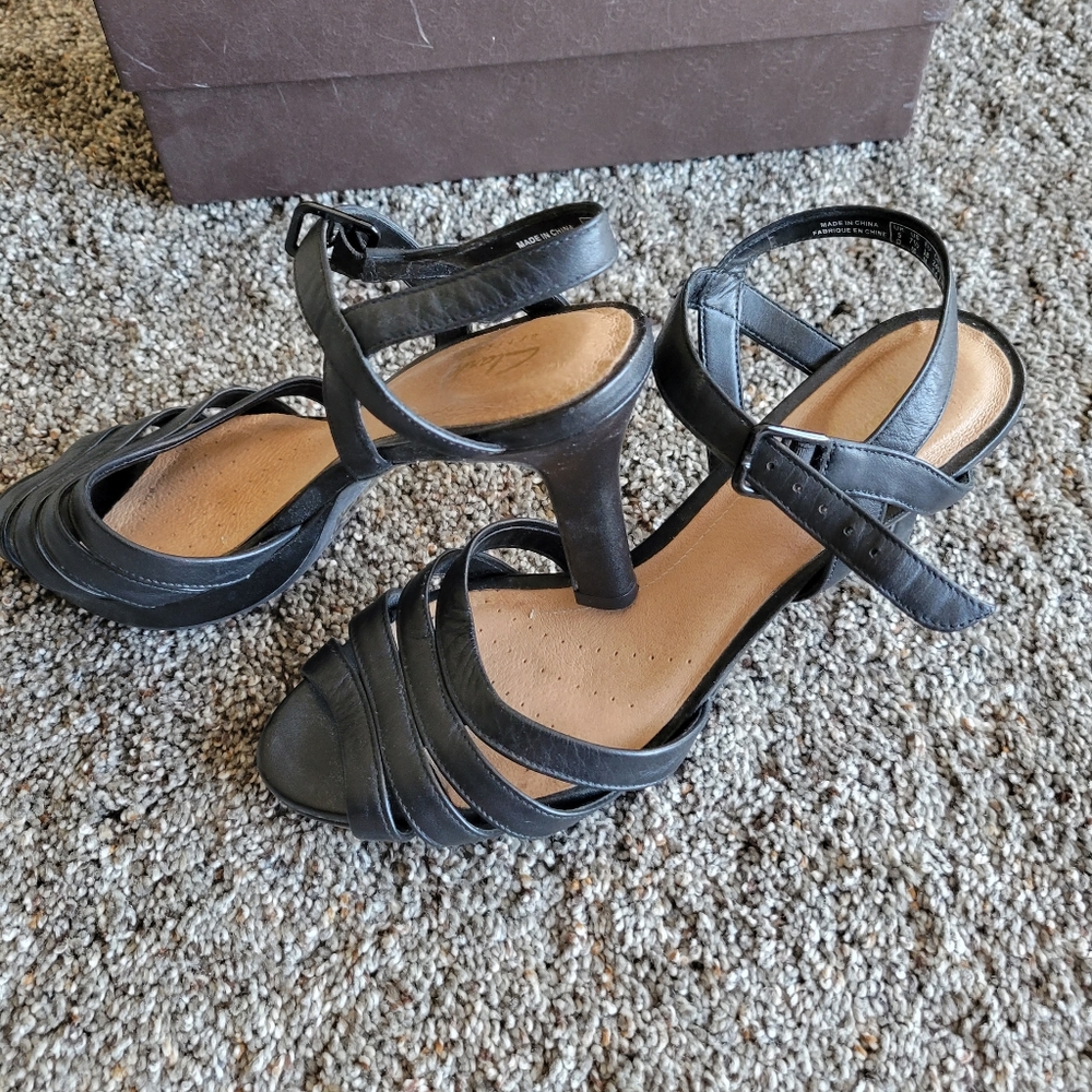 CLARKS SHOES